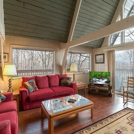 Echota- Four-Bedroom Cabin